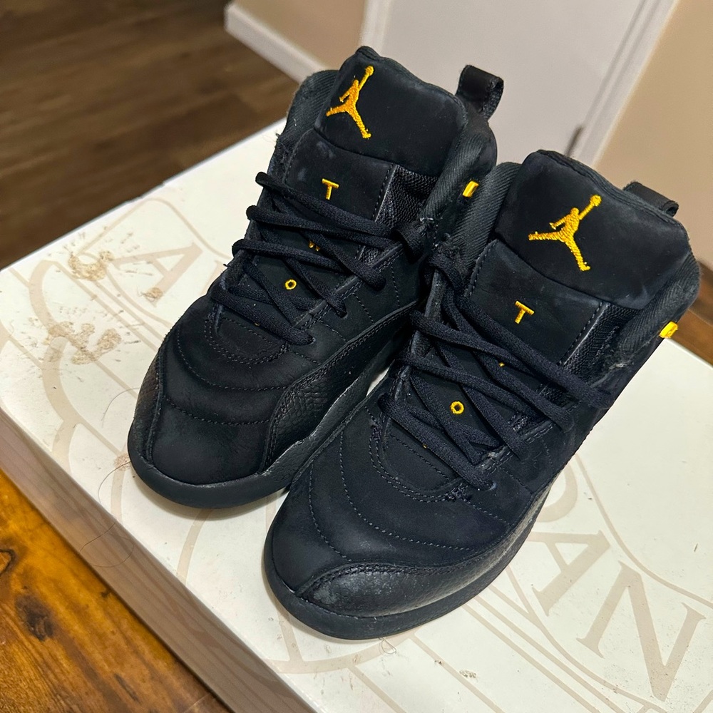 Jordan Retro 12 “ Black Taxi “ .. size 13c